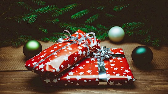 cadeautjes onder de kerstboom